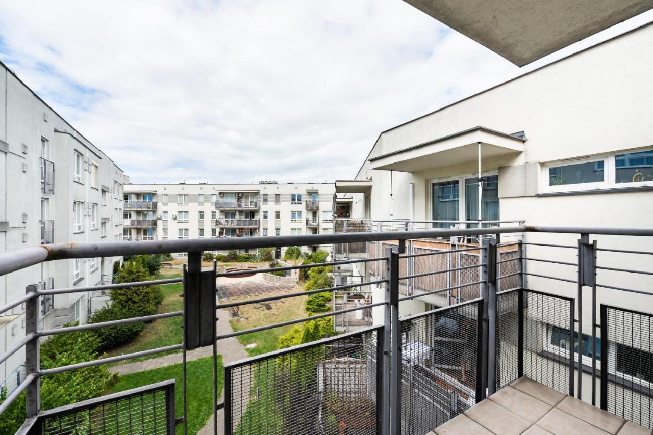 Ursus Pleasant Apartment Varşovia Exterior foto