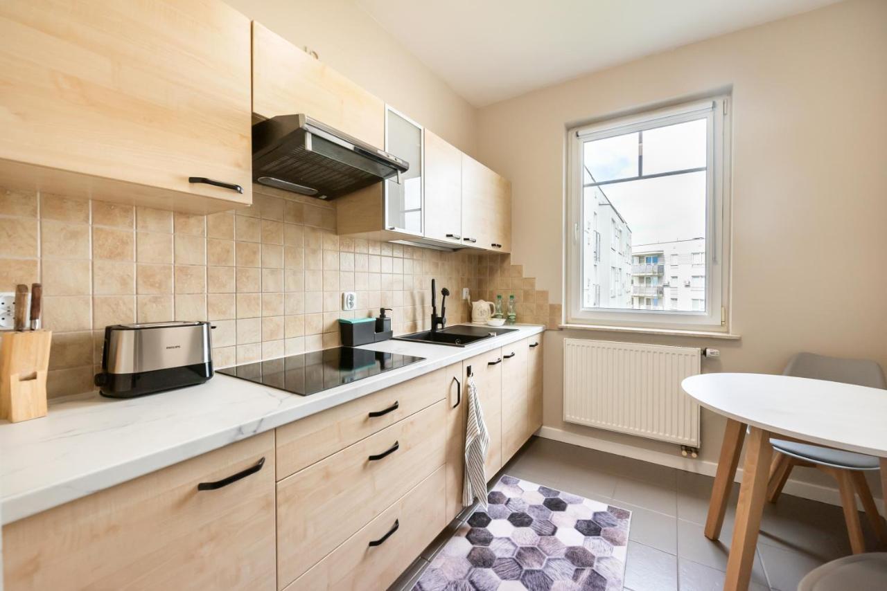 Ursus Pleasant Apartment Varşovia Exterior foto