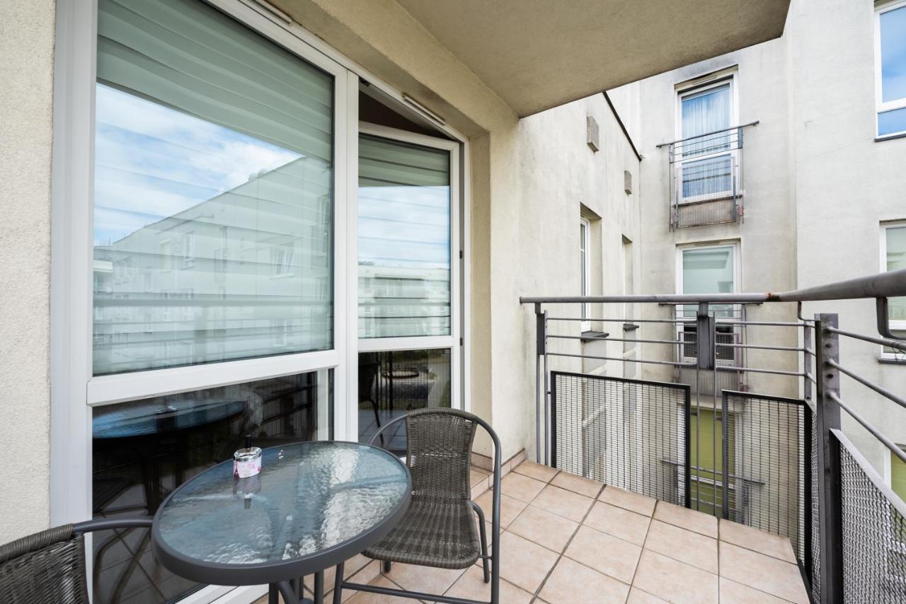 Ursus Pleasant Apartment Varşovia Exterior foto